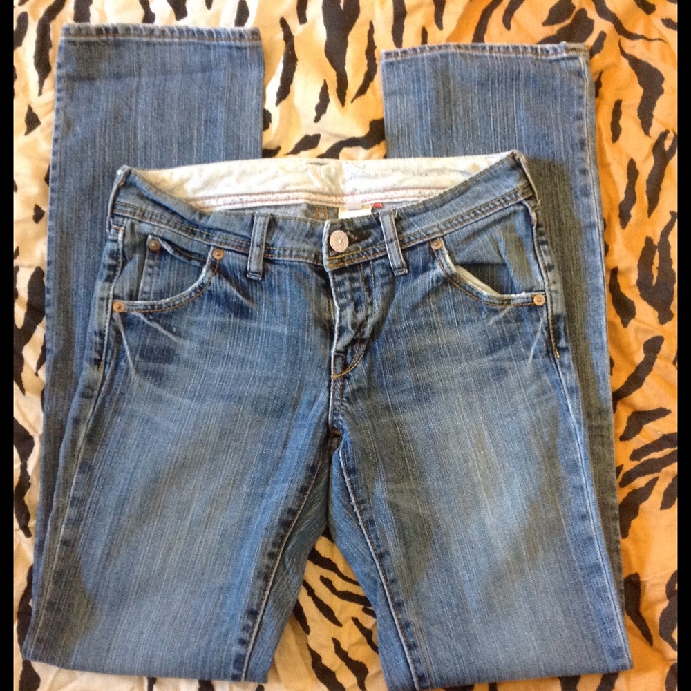 UNIQLO Slim Straight Jeans low rise jeans
